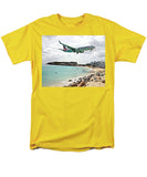 Maho Beach, St Maarten  - Men's T-Shirt  (Regular Fit)